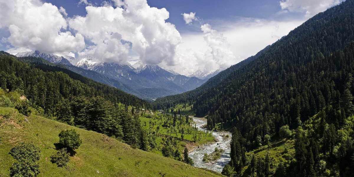 Vaishno Devi Yatra from Amritsar – Divine Mountain Journey
