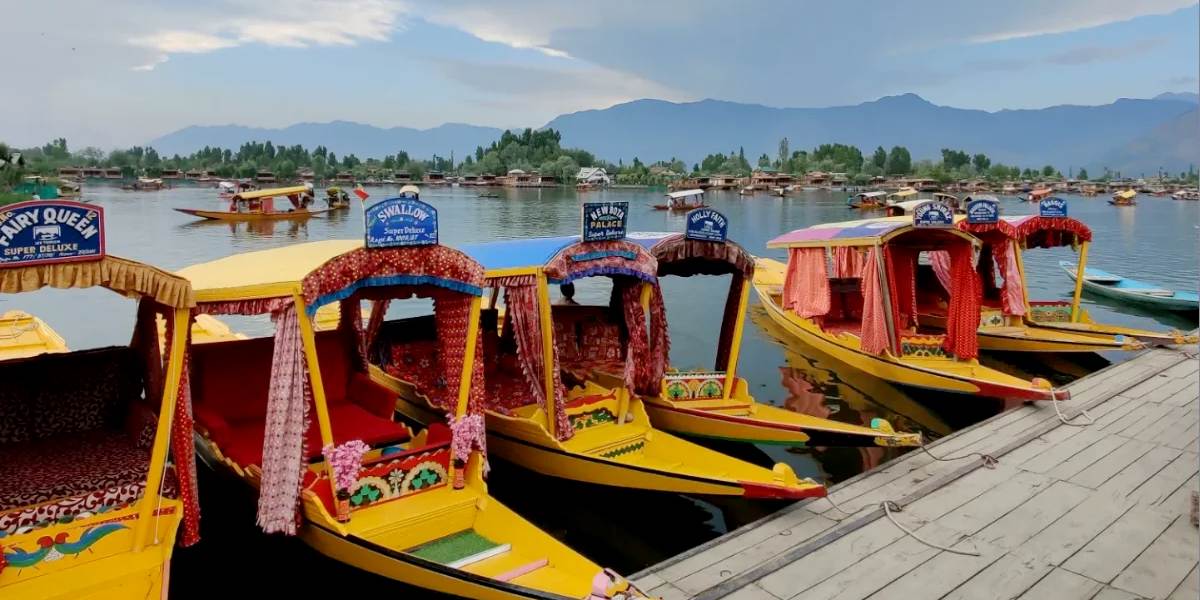 Amritsar to Kashmir Hill Stations: Gulmarg, Pahalgam & Sonmarg Tour