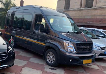 17 Seater Urbania Traveller